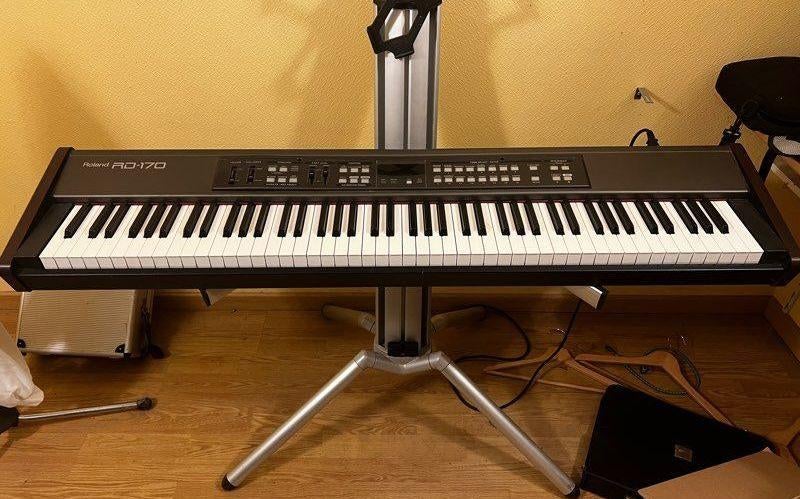 Roland RD170 Keyboard Piano, Muziek en Instrumenten, Keyboards, Ophalen, Gebruikt, 88 toetsen, Roland