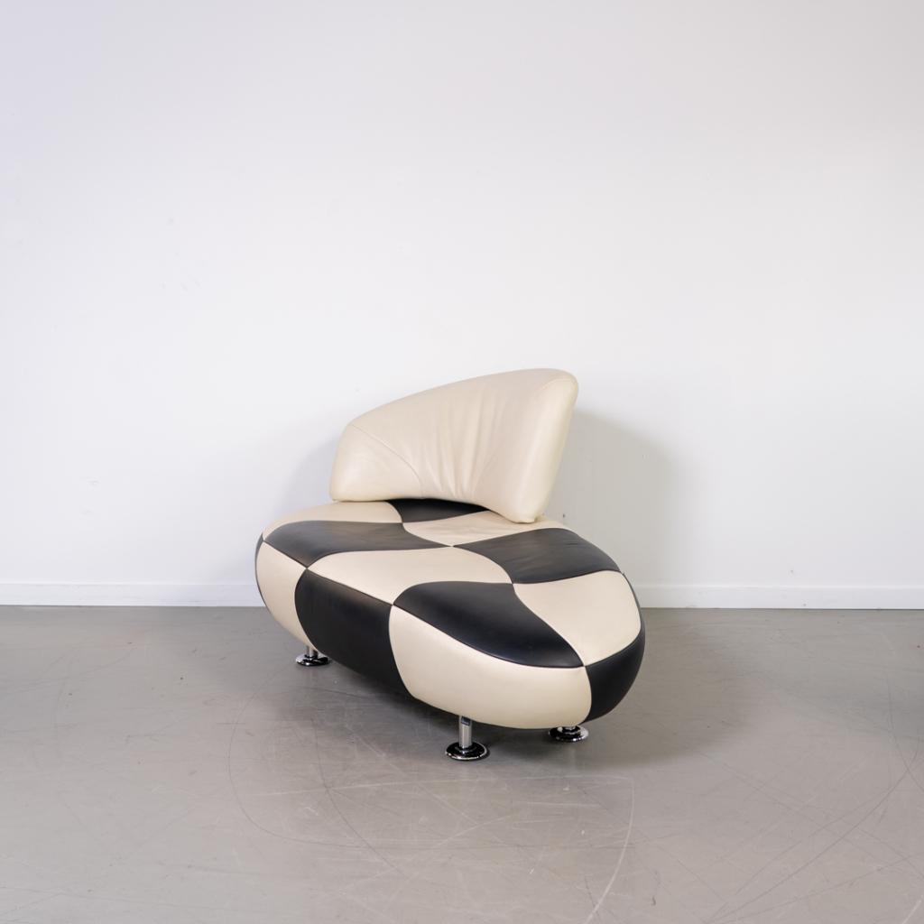 1x Leolux Kikko Chaise Longue Wit/Zwart Leer - Geblokt, Niet ingevuld, Gebruikt, Eenpersoons, 150 tot 200 cm