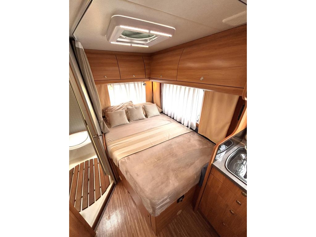 Bürstner Marano 640 T FRANSBED + RONDZIT 6.79M BEARLOCK, Caravans en Kamperen, Koelkast, Bedrijf, Tot en met 3, Bürstner