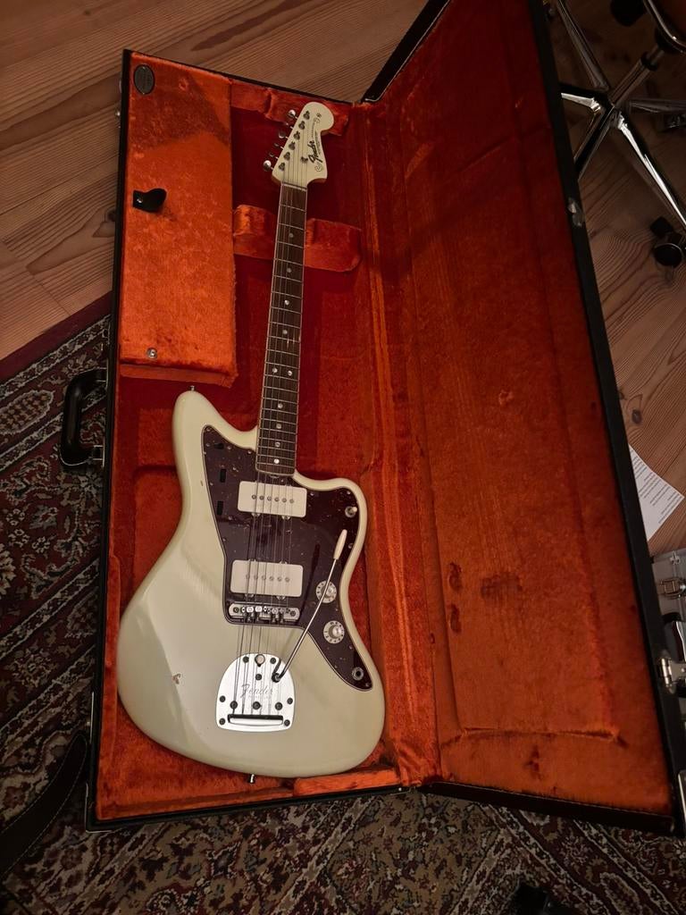 Fender jazzmaster AV 65 usa reissue, Ophalen of Verzenden, Zo goed als nieuw, Solid body, Fender