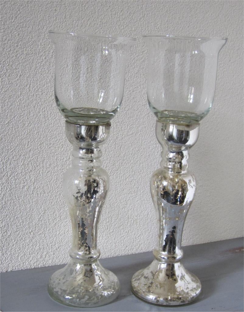 Twee theelichthouders van glas met armeluis zilver, Ophalen