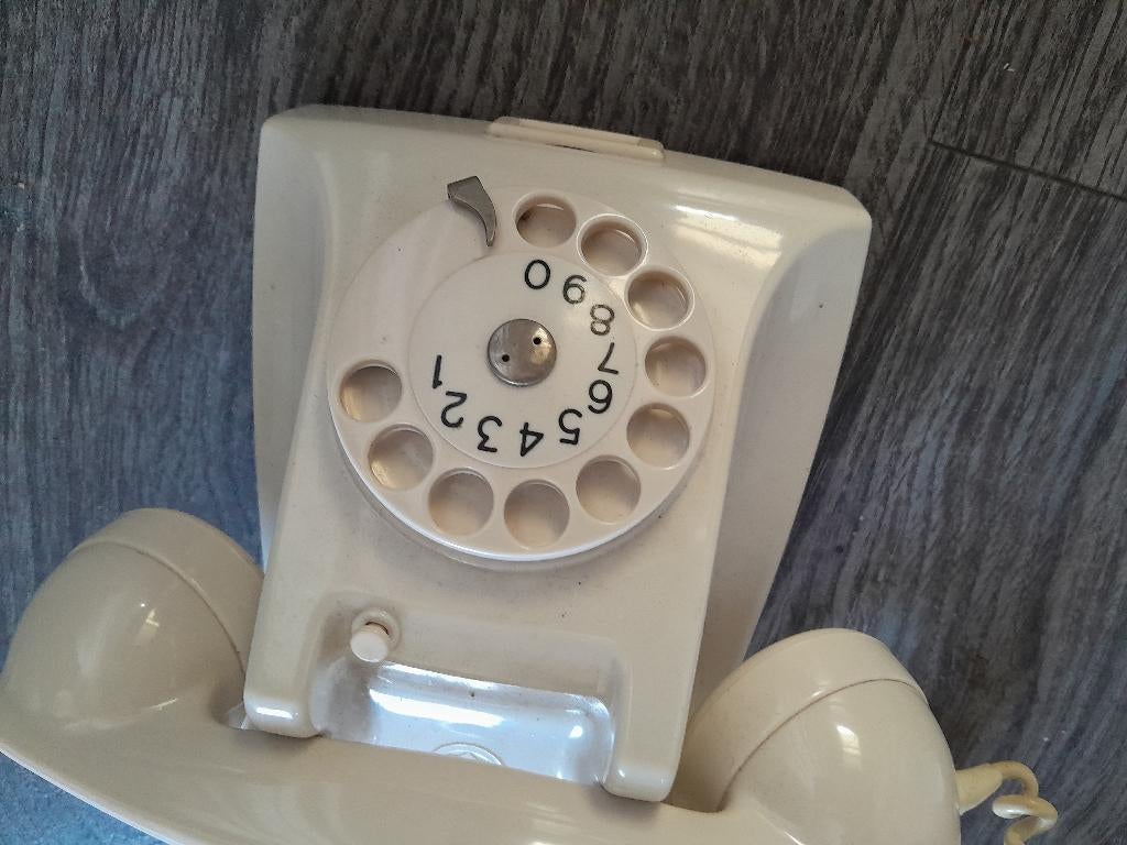 Witte bakelieten telefoon, Telecommunicatie, Vaste telefoons | Niet Draadloos, Ophalen of Verzenden, Met draaischijf