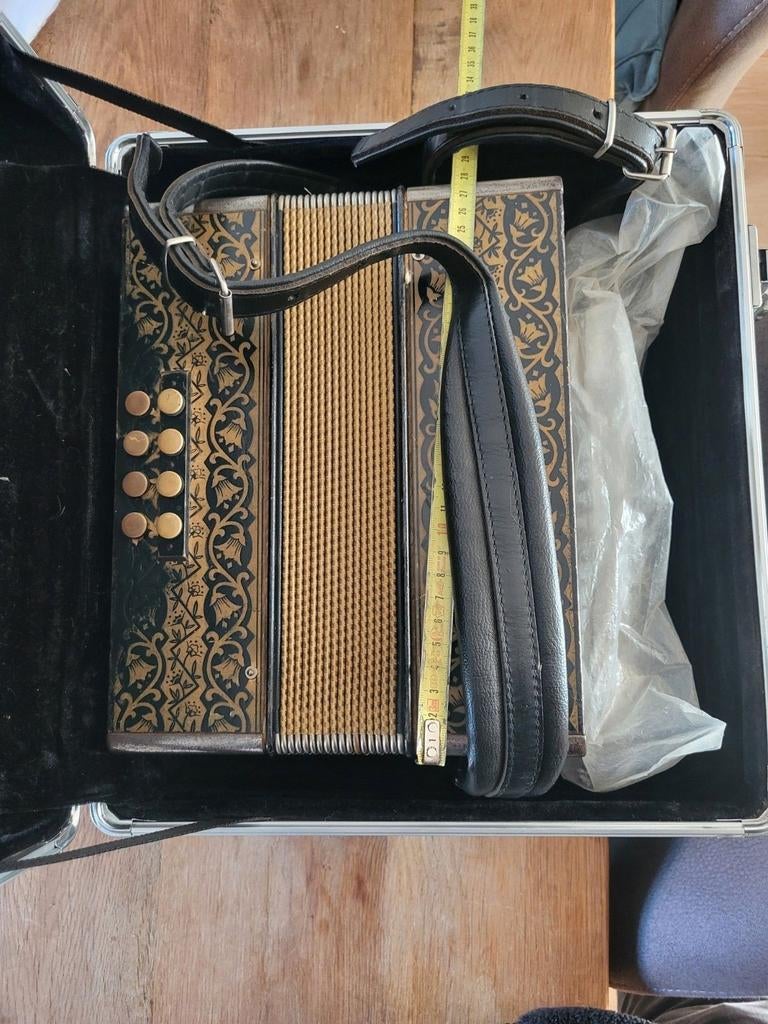 Zeer mooie Hohner trekzak 'brandje' C-F, Overige formaten, Met koffer, Ophalen of Verzenden, Zo goed als nieuw