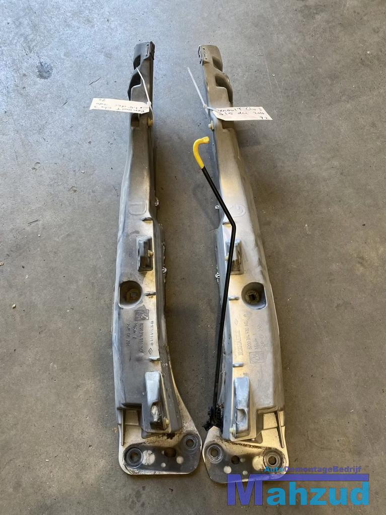 RENAULT CLIO 3 Links rechs voor scherm steun bevestingsplaat, Auto-onderdelen, Carrosserie en Plaatwerk, Renault, Voor, Links