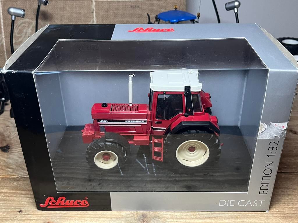International 1455XL Schuco 1:32, Ophalen of Verzenden, Zo goed als nieuw, Tractor of Landbouw, Schuco