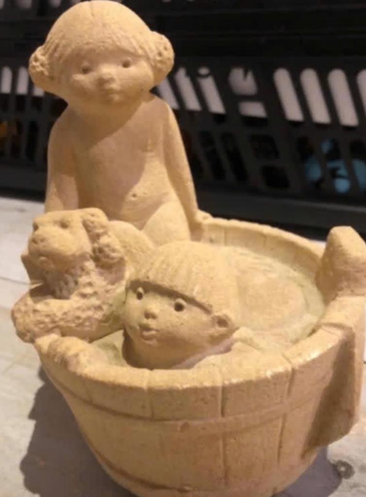 Marble Stone beeld: In de Tobbe (15 x 11 cm), Ophalen of Verzenden, Zo goed als nieuw, Mens