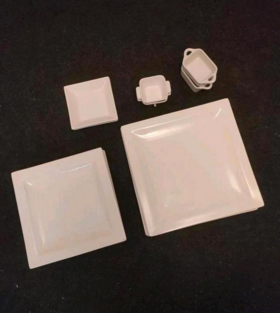 Wit vierkant servies: borden en schaaltjes, Huis en Inrichting, Keuken | Servies, Ophalen