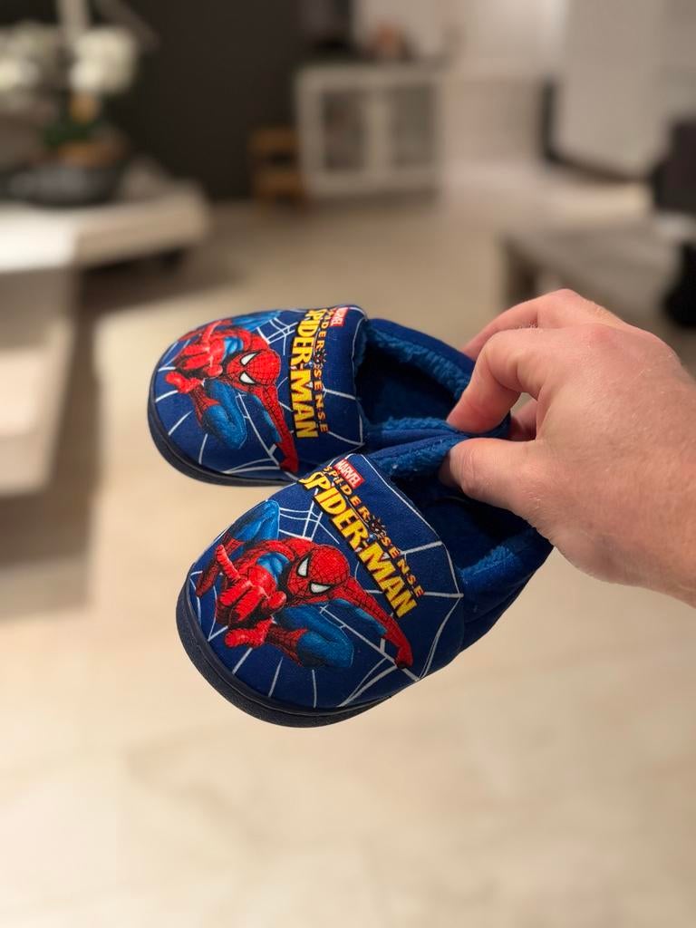 Nieuwe Spiderman sloffen - Maat 26/27, Ophalen of Verzenden, Nieuw, Jongen, Overige typen