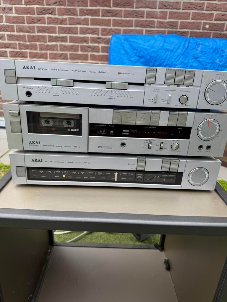Akai vintage jaren 90 stereo installatie zilver losse delen, Cassettedeck, Zo goed als nieuw, Akai, Losse componenten