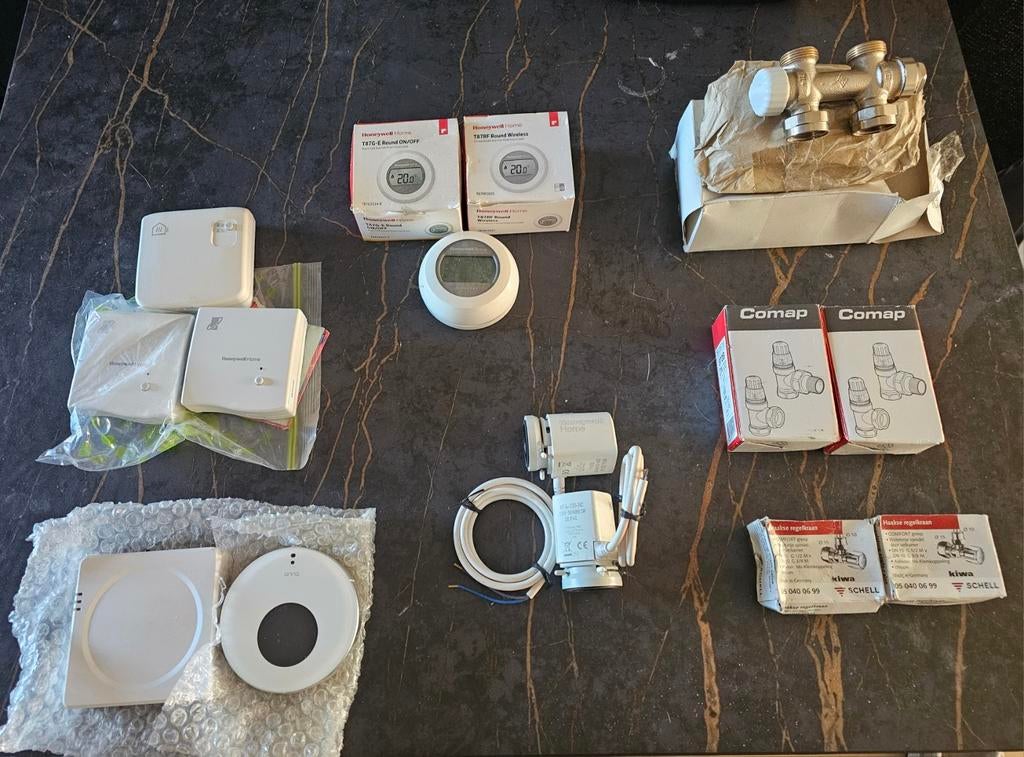 Diverse verwarmingsonderdelen (oa Honeywell), Thermostaat, Minder dan 30 cm, Minder dan 60 cm, Ophalen of Verzenden