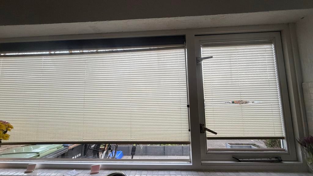 Plisségordijnen set – woonkamer/keuken/hal – compleet, Plisségordijn, Zo goed als nieuw, 100 tot 150 cm, Beige