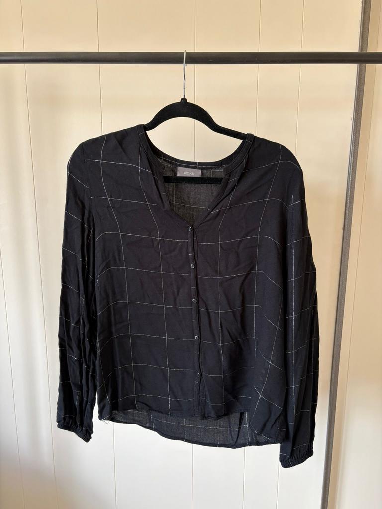 Zwarte blouse met patroon Jessica, Kleding | Dames, Ophalen of Verzenden, Gedragen, Maat 36 (S), Zwart