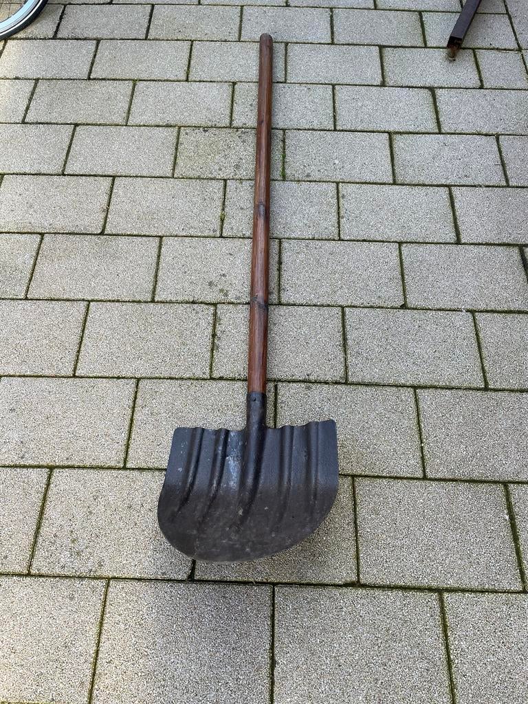 Antieke schop, Ophalen, Zo goed als nieuw, Schop