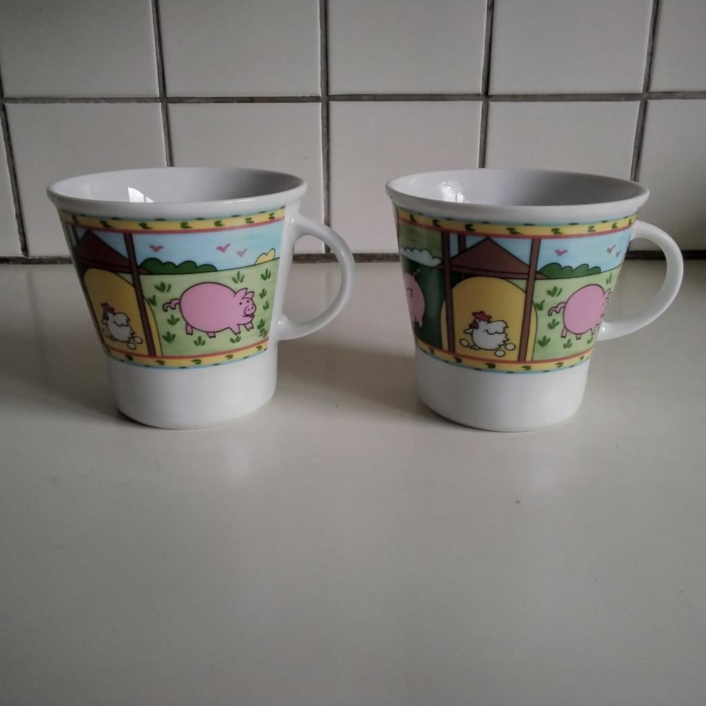 2 leuke winterling  mokken  varkens en kippen, Huis en Inrichting, Ophalen of Verzenden, Aardewerk, Overige stijlen, Kop(pen) en/of Schotel(s)