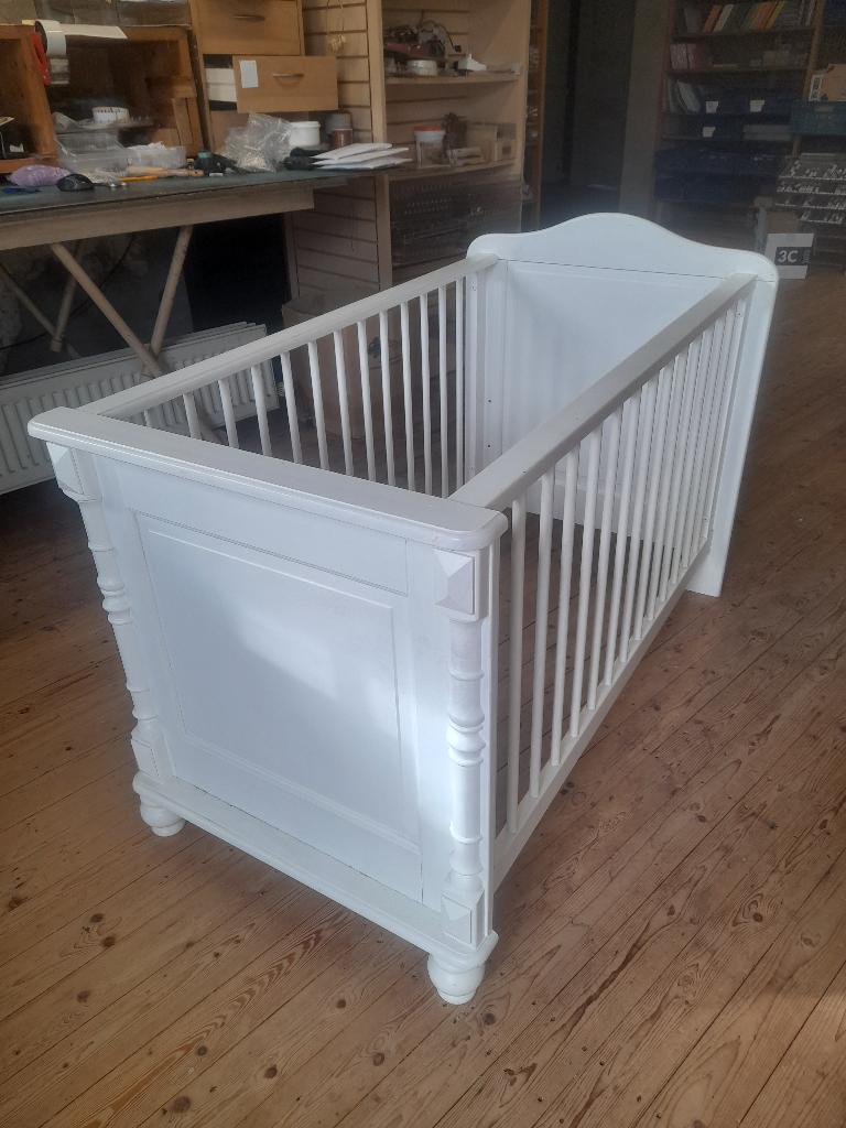 prachtig klassiek BABY ledikantje, Ophalen, Zo goed als nieuw, Ledikant