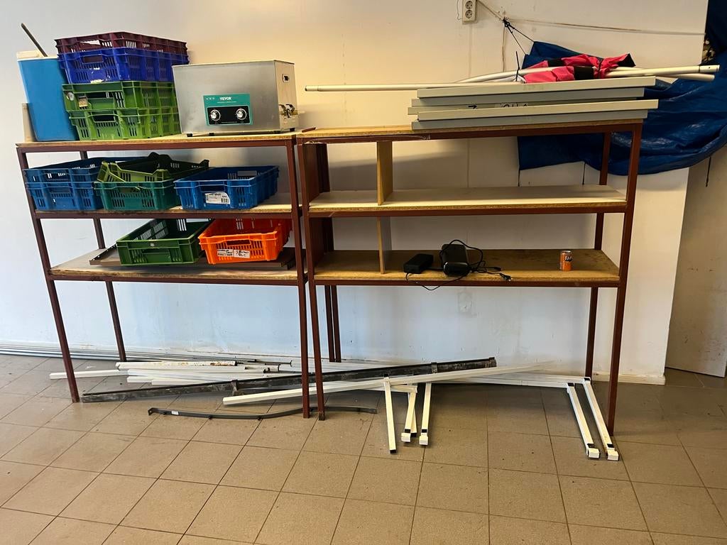 2 Stellingen 150x150x50 cm -, Ophalen, Gebruikt