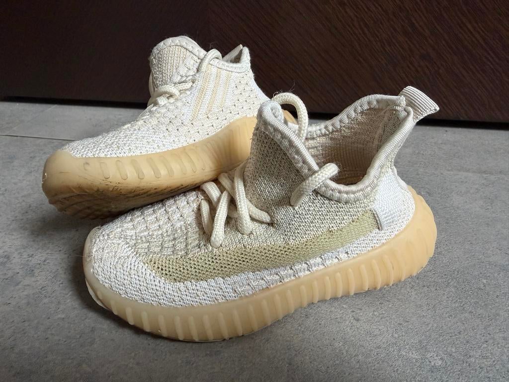 Yeezy Kidz 350 Creme maat 26, Gebruikt, Ophalen of Verzenden, Jongen of Meisje, Sportschoenen