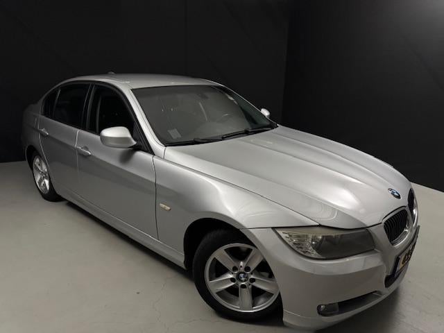 BMW 3 Serie 318i Business Line *AUTOMAAT*NAVI (bj 2009), Automaat, Euro 5, Achterwielaandrijving, Sedan