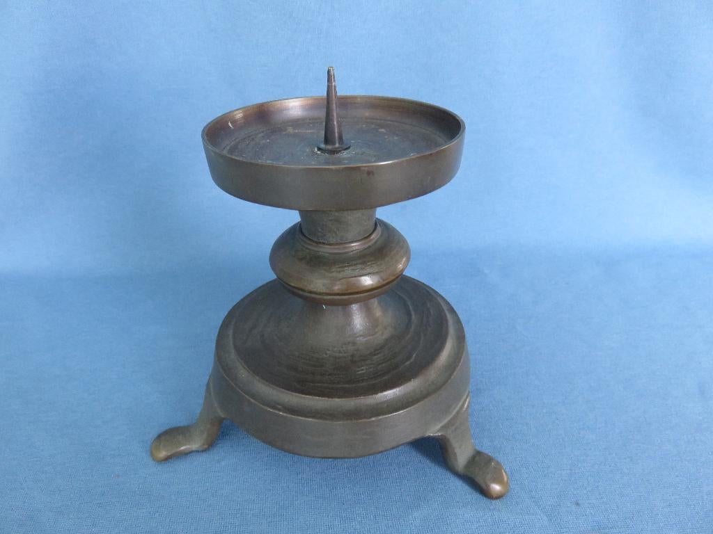 Neo Romaanse kandelaar in brons - 20e eeuw, Antiek en Kunst, Antiek | Kandelaars, Ophalen of Verzenden, Koper of Brons