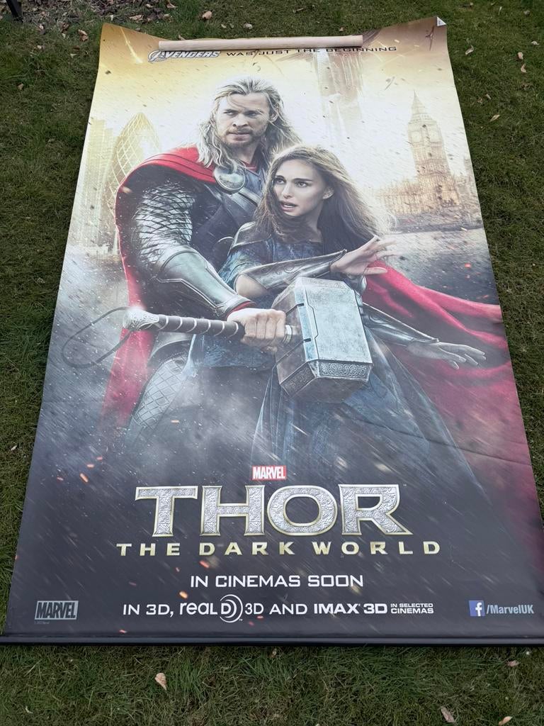 Marvel bioscoop poster. Thor the dark world 152x242cm, Ophalen, Rechthoekig Staand, Deurposter of groter, Zo goed als nieuw