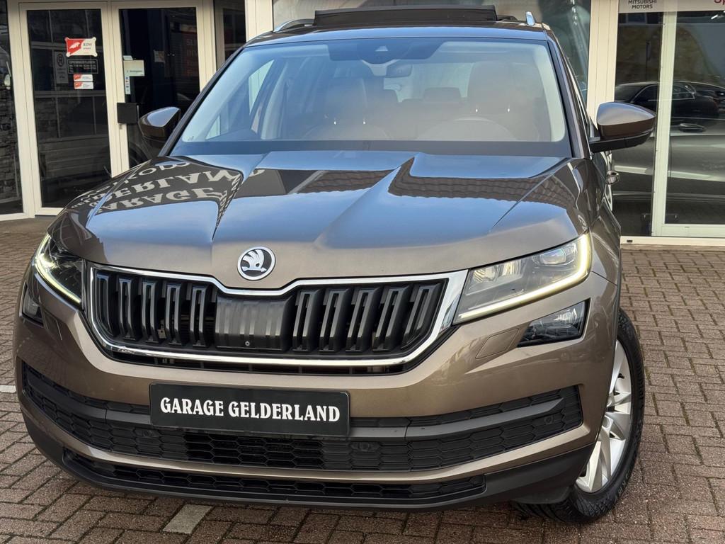 Skoda Kodiaq 1.4 TSI Sport | Pano | Leder | Trekhaak | Navi, Gebruikt, Zwart, 4 cilinders, 150 pk