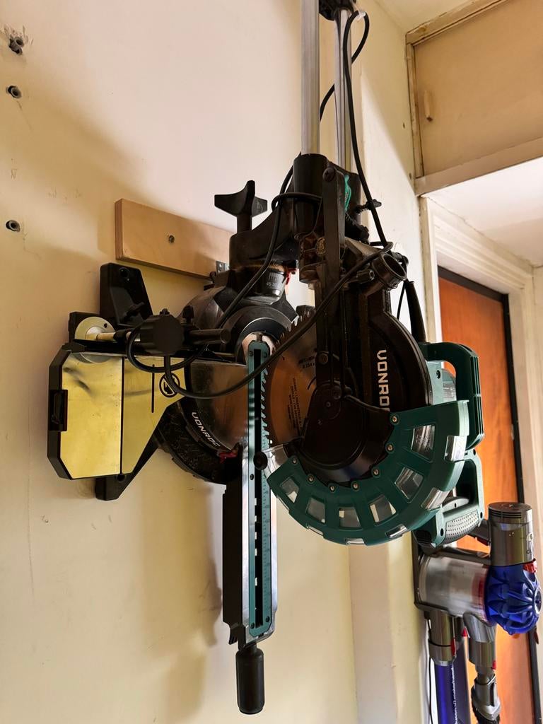 VONROC afkortzaag - Krachtige en Nauwkeurige Zaag, Ophalen, Gebruikt, Invalzaag, 600 tot 1200 watt