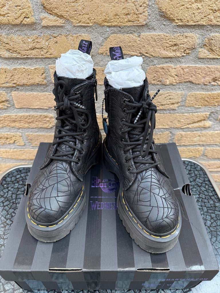 Dr. Martens Jadon Wednesday Platform Laarzen Maat 36, Ophalen of Verzenden, Zo goed als nieuw, Zwart, Lage of Enkellaarzen