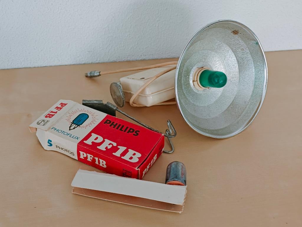 Cosi flitser met afneembare kap voor pf1b lampjes, Ophalen of Verzenden, 1960 tot 1980, Flitser