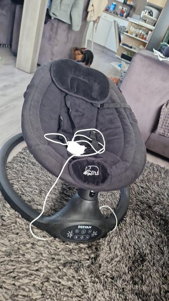 Schommelstoel elektrisch, Kinderen en Baby's, Wipstoeltjes, Ophalen of Verzenden, Zo goed als nieuw