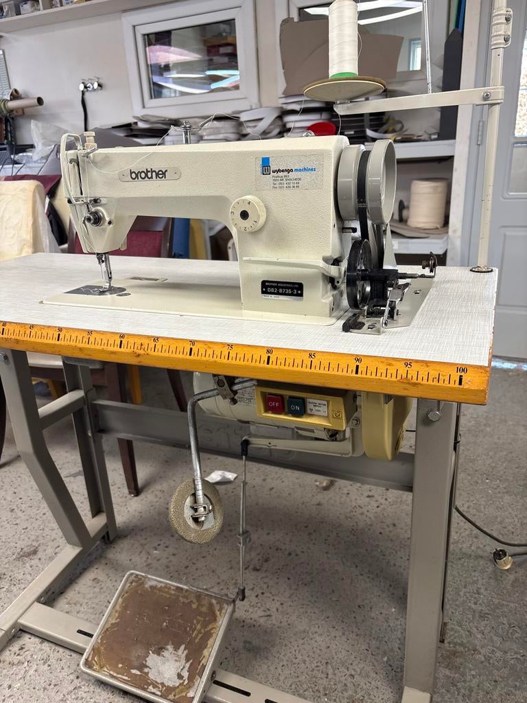Brother DB2-B735-3 Industriële Naaimachine, Ophalen, Gebruikt, Naaimachine, Industrieel