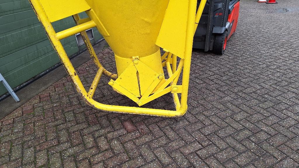 betonkubel 1.500 liter, Ophalen, Gebruikt, Industriepark 2a 9351PA Leek, H.O.Albert Ale Slotema