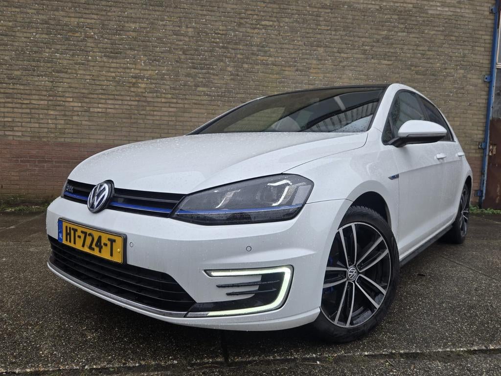 Volkswagen Golf 1.4 TSI GTE / BTW!/Pano/ Nieuwe distributie, Auto's, Volkswagen, Stof, Wit, 1499 kg, Navigatiesysteem