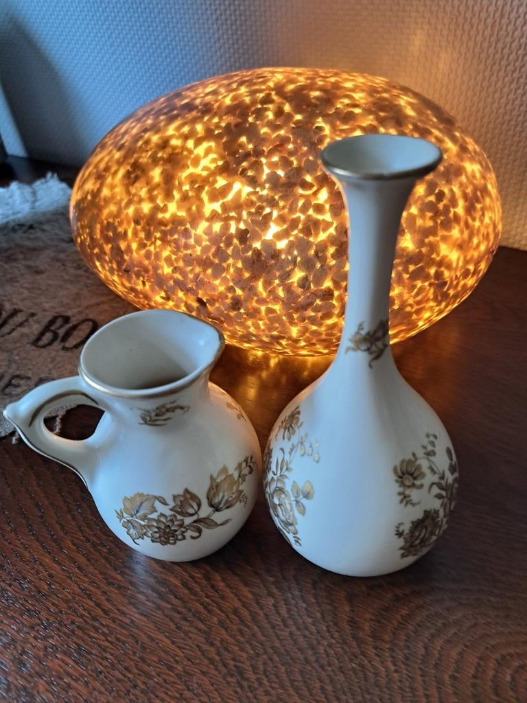 Vintage Porseleinen Vaasjes met Gouden Details, Antiek en Kunst, Antiek | Vazen, Ophalen of Verzenden