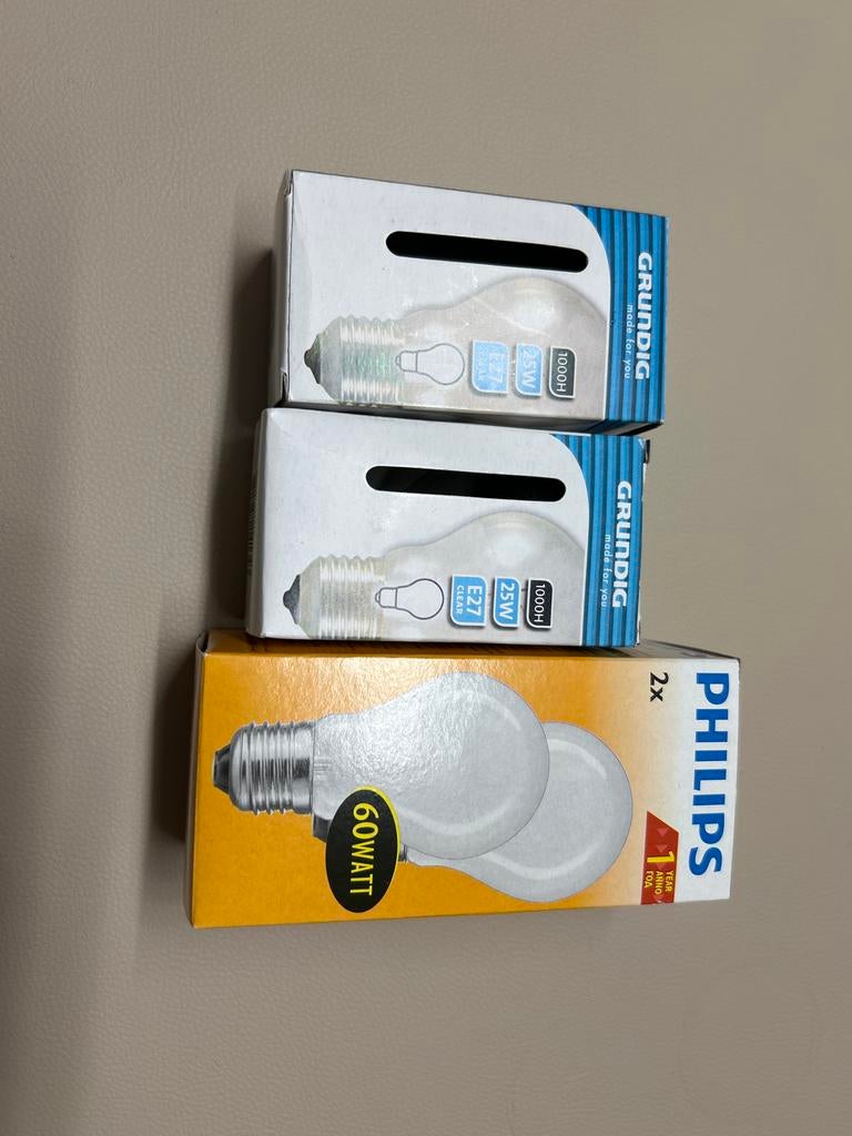 4 Lampen: 2x Grundig 25W + 2x Philips 60W E27, Ophalen, Nieuw