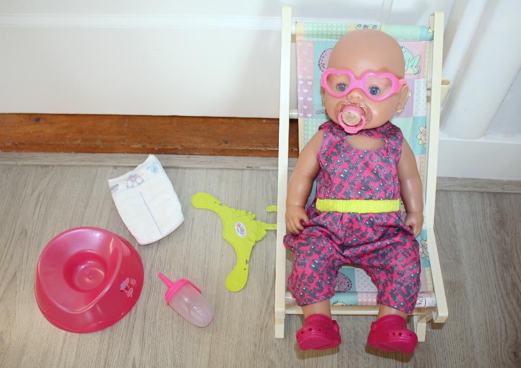 prachtige babyborn soft body 43 in strandstoel, Ophalen of Verzenden, Zo goed als nieuw, Babypop