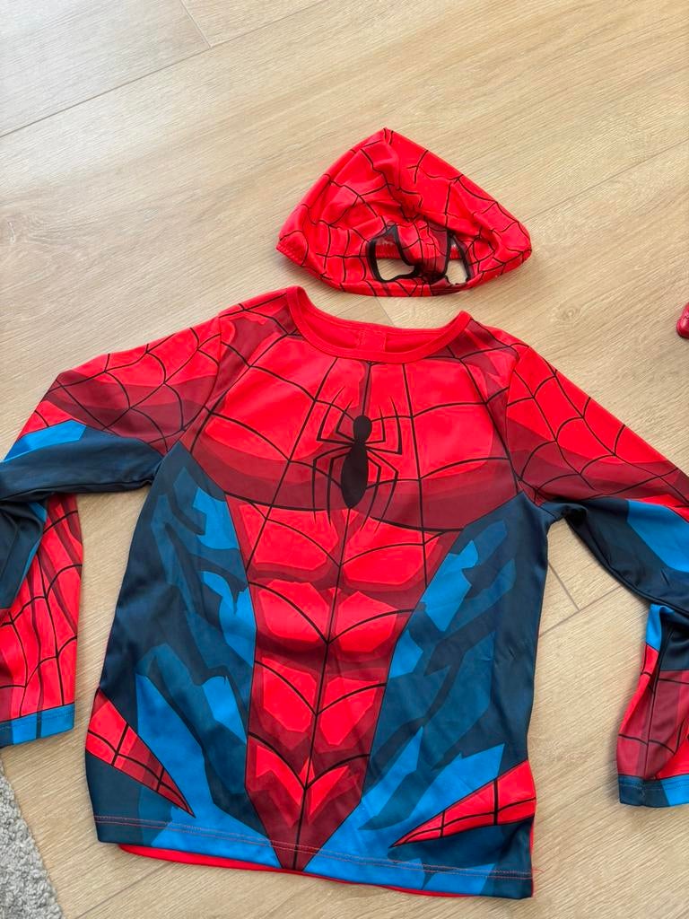 Spiderman outfit, Ophalen of Verzenden, Zo goed als nieuw, 110 t/m 116, Jongen