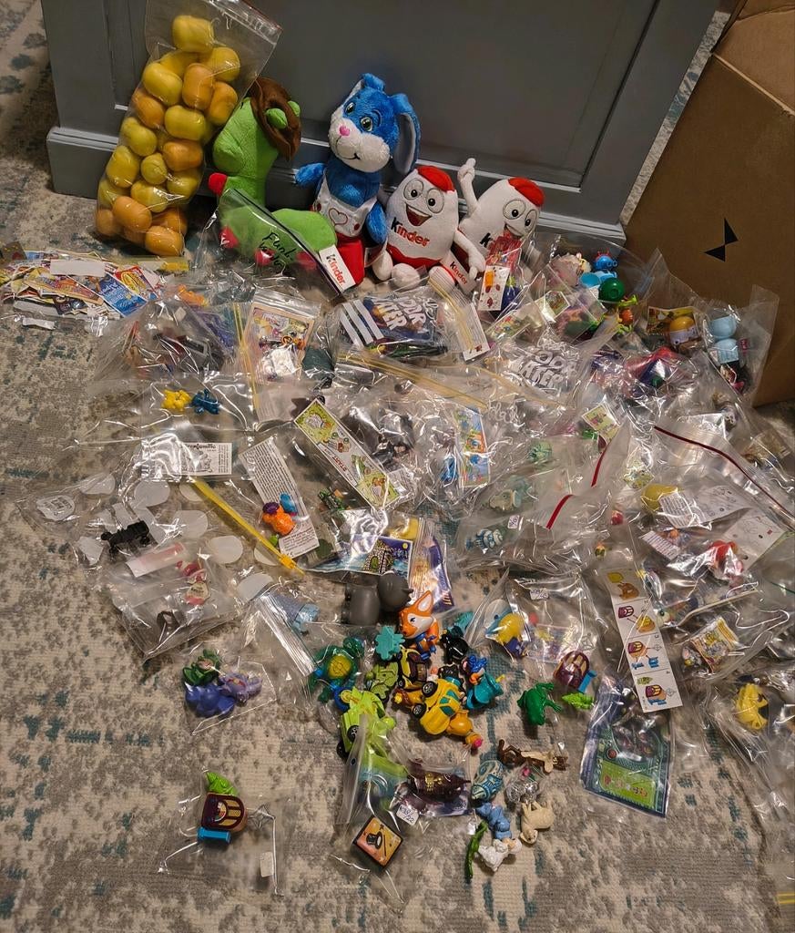 Kinder Surprise eieren, figuren, knuffels, verzamel pins, Verzamelen, Verrassingseieren, Ophalen of Verzenden, Hardplasticfiguren