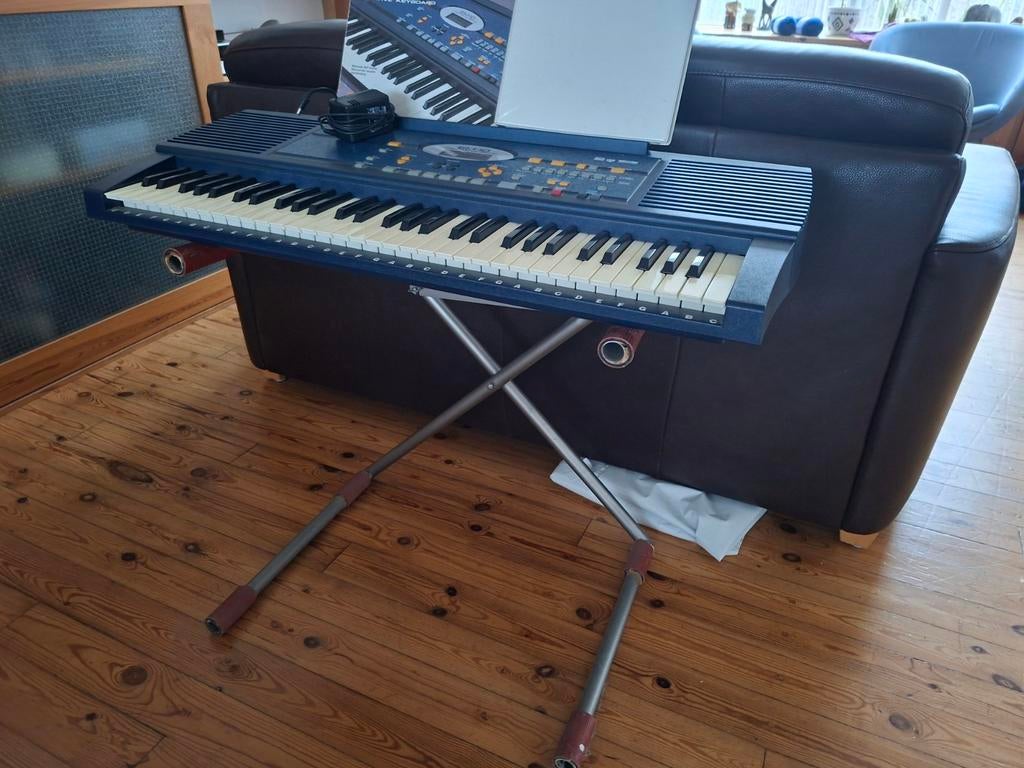 Roland EM-10, Ophalen of Verzenden, Zo goed als nieuw, 61 toetsen, Roland