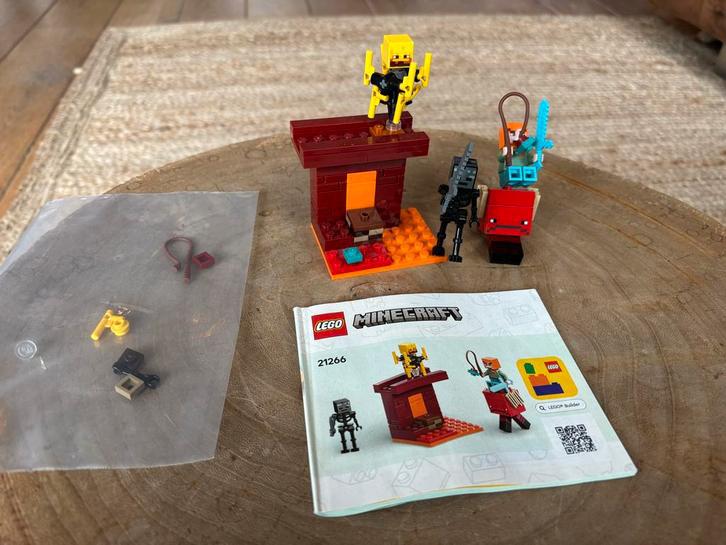 LEGO Minecraft 21266 - De lavastrijd in de Nether, Ophalen of Verzenden, Zo goed als nieuw