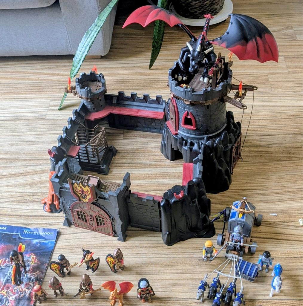 Playmobil Novelmore 70221 Kasteel + Draak Vulkaan, Ophalen of Verzenden, Zo goed als nieuw, Los playmobil