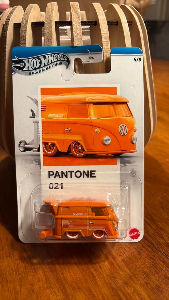 Hot Wheels Kool Kombi Pantone 1/64, Ophalen of Verzenden, Nieuw, Auto