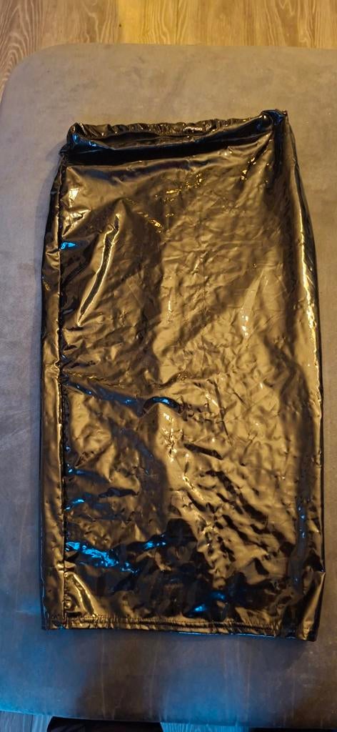 Boohoo lak vinyl rok - maat 36/38, Kleding | Dames, Nieuw, Ophalen of Verzenden, Knielengte, Maat 36 (S)