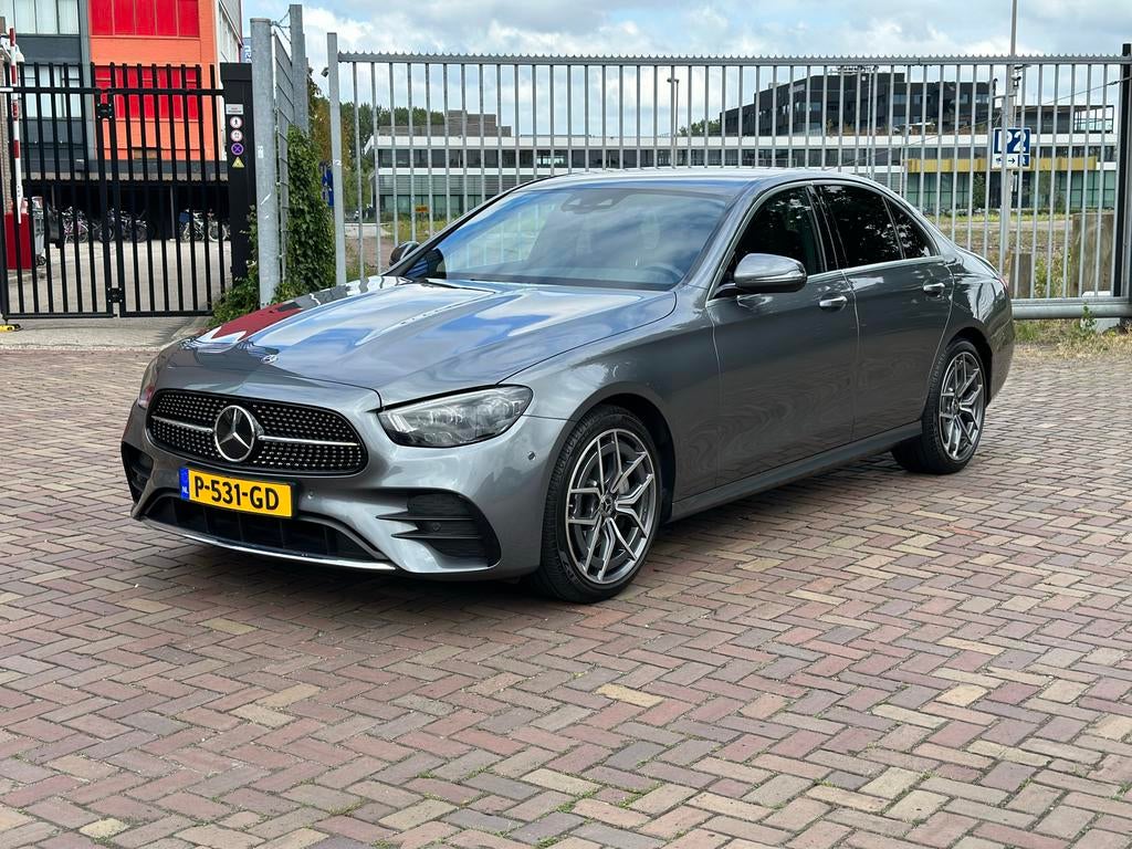 Mercedes-Benz E 200 AMG styling MBUX, ACC, fabrieksgarantie, Auto's, Mercedes-Benz, Achterwielaandrijving, 4 cilinders, Leder en Stof