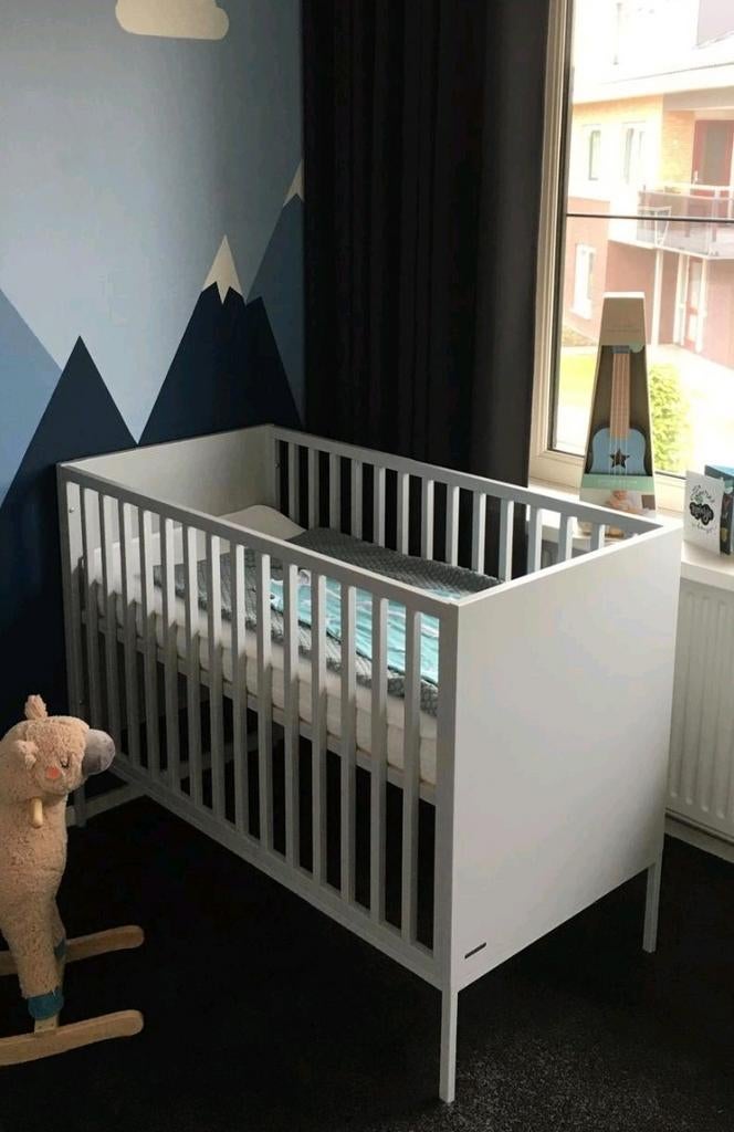 Kinderbedje (inclusief matras), Gebruikt, Ophalen of Verzenden, Lattenbodem, Minder dan 140 cm