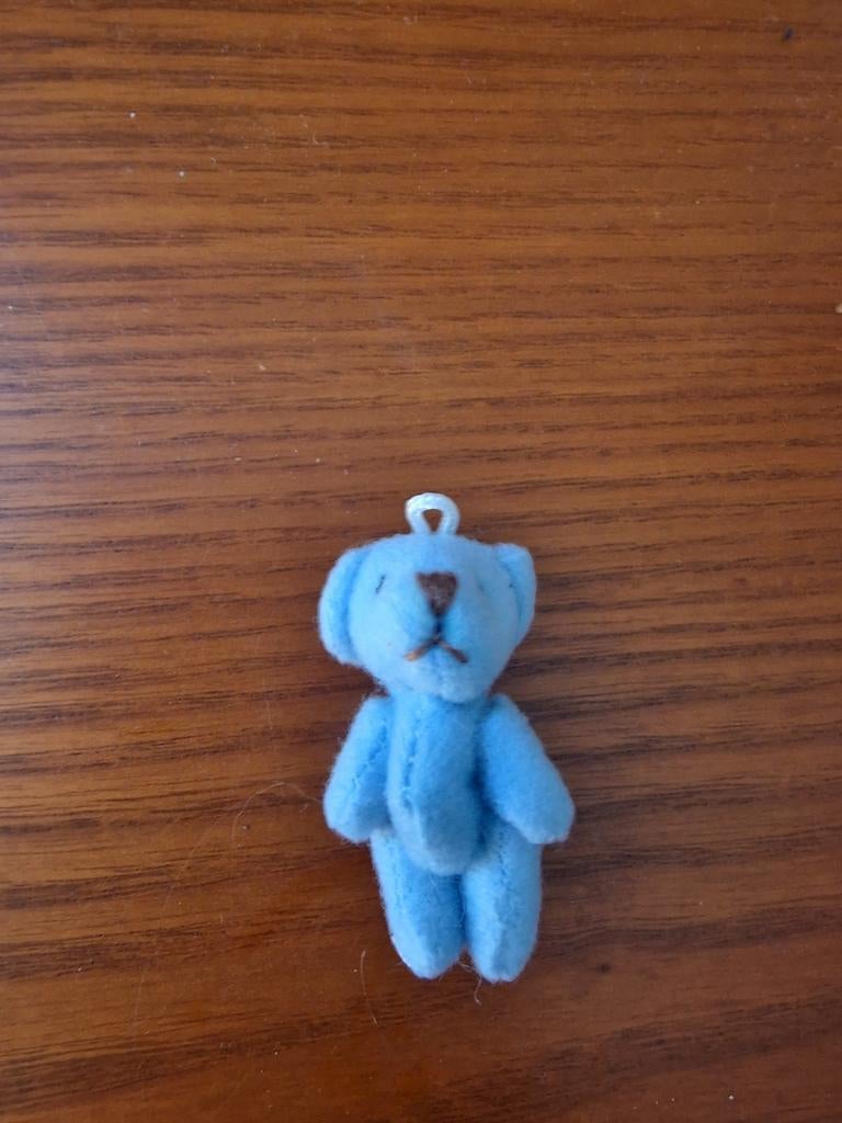 blauw mini beertje 4 cm beweegbaar, Ophalen of Verzenden, Nieuw, Stoffen beer, Overige merken