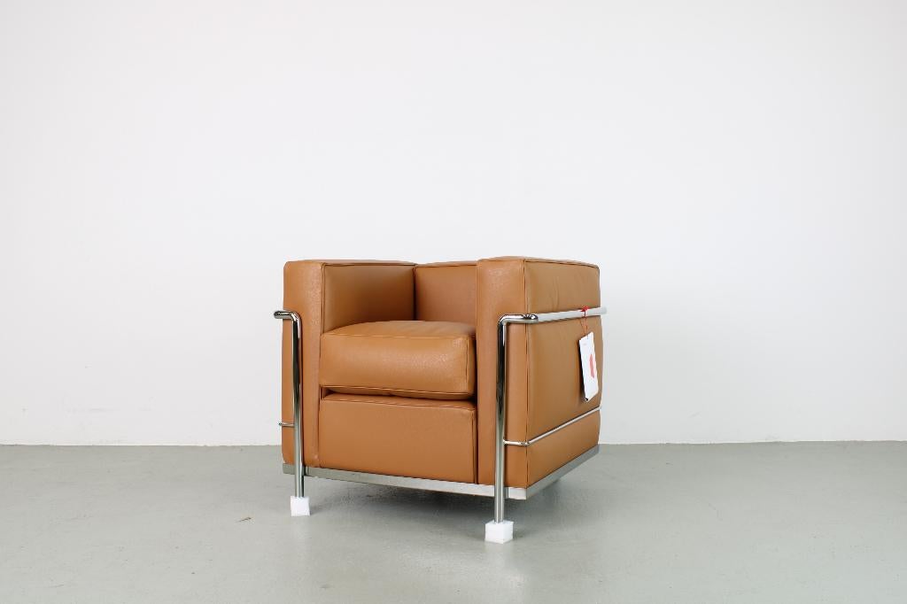 Cassina LC 2 fauteuils, Cognac leer, Huis en Inrichting, Fauteuils, Nieuw, Leer, Metaal, 50 tot 75 cm, 75 tot 100 cm, Ophalen