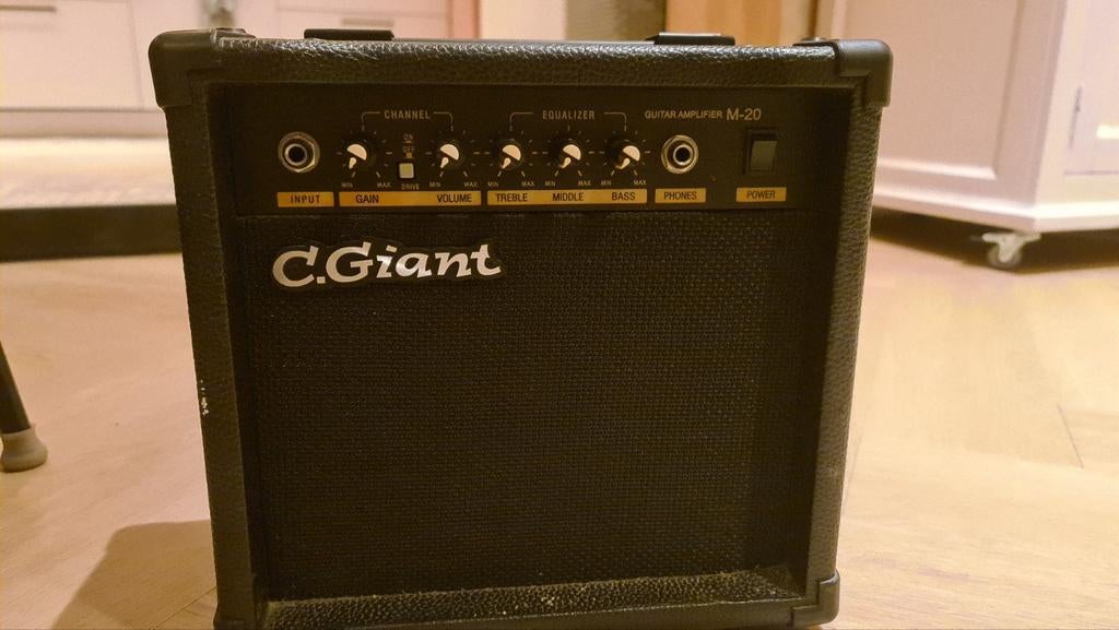 Elektrische Gitaar Versterker - C.Giant M-20, Muziek en Instrumenten, Ophalen of Verzenden, Gebruikt, Gitaar, Minder dan 50 watt