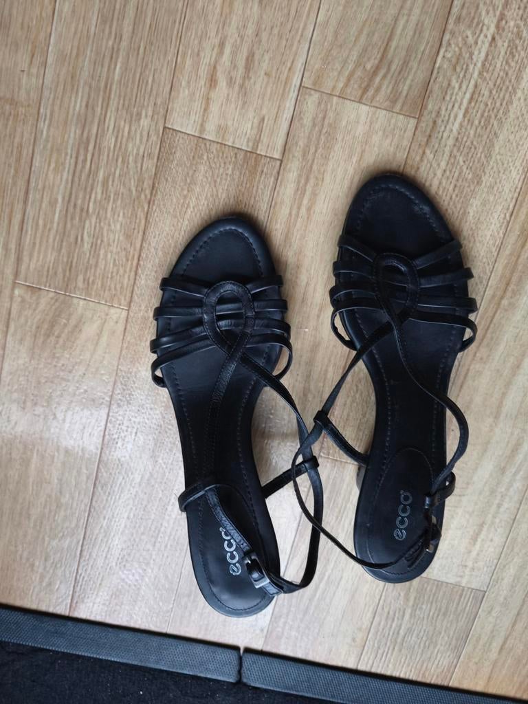 Zwarte Ecco sandalen maat 39, Ophalen of Verzenden