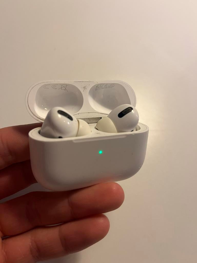 Apple AirPods Pro -1e Gen. Orgineel, Overige merken, Gebruikt, Ophalen of Verzenden, Over oor (circumaural)