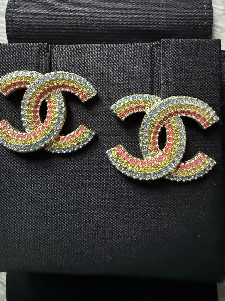 Chanel Oorbellen met Strass, Sieraden, Tassen en Uiterlijk, Oorbellen, Overige materialen, Geel, Nieuw, Ophalen of Verzenden